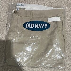 Old Navy khaki chino 7 inch shorts